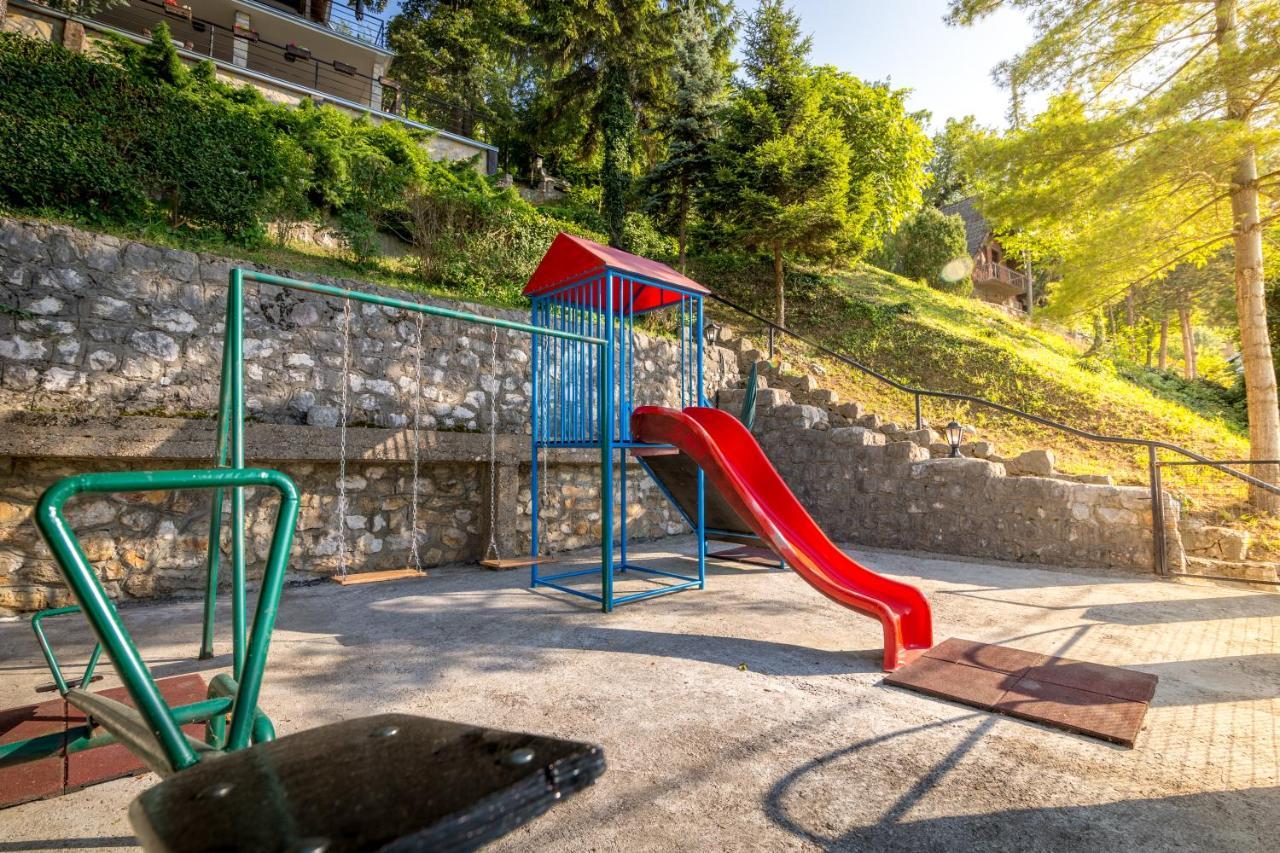 Vila Dunjarica Golubăţ Exterior foto
