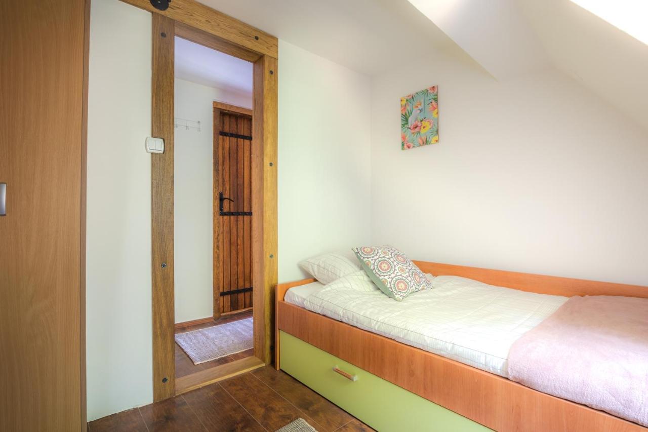 Vila Dunjarica Golubăţ Exterior foto