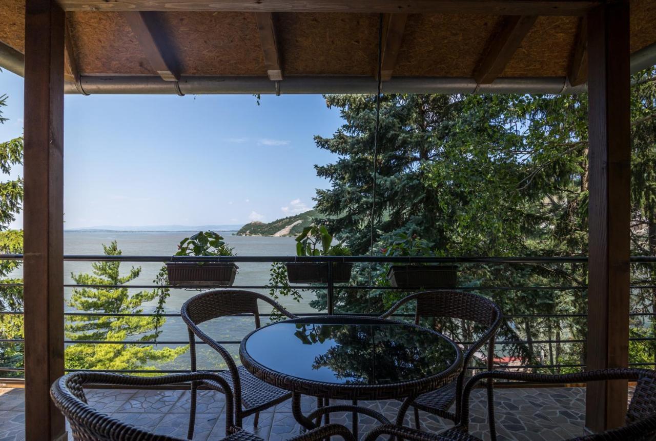 Vila Dunjarica Golubăţ Exterior foto